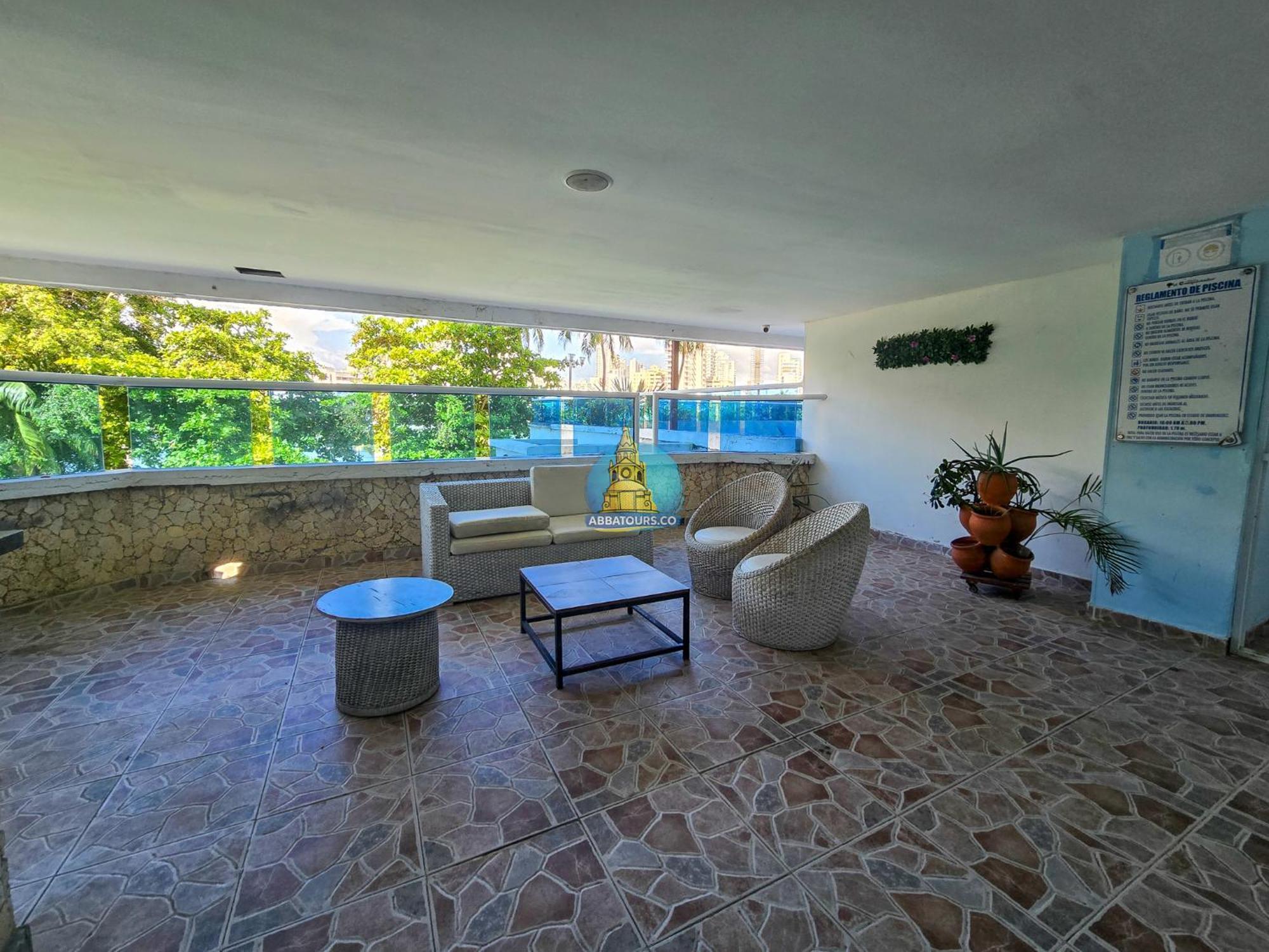 Apartamento Con Balcón Y Vista Al Mar